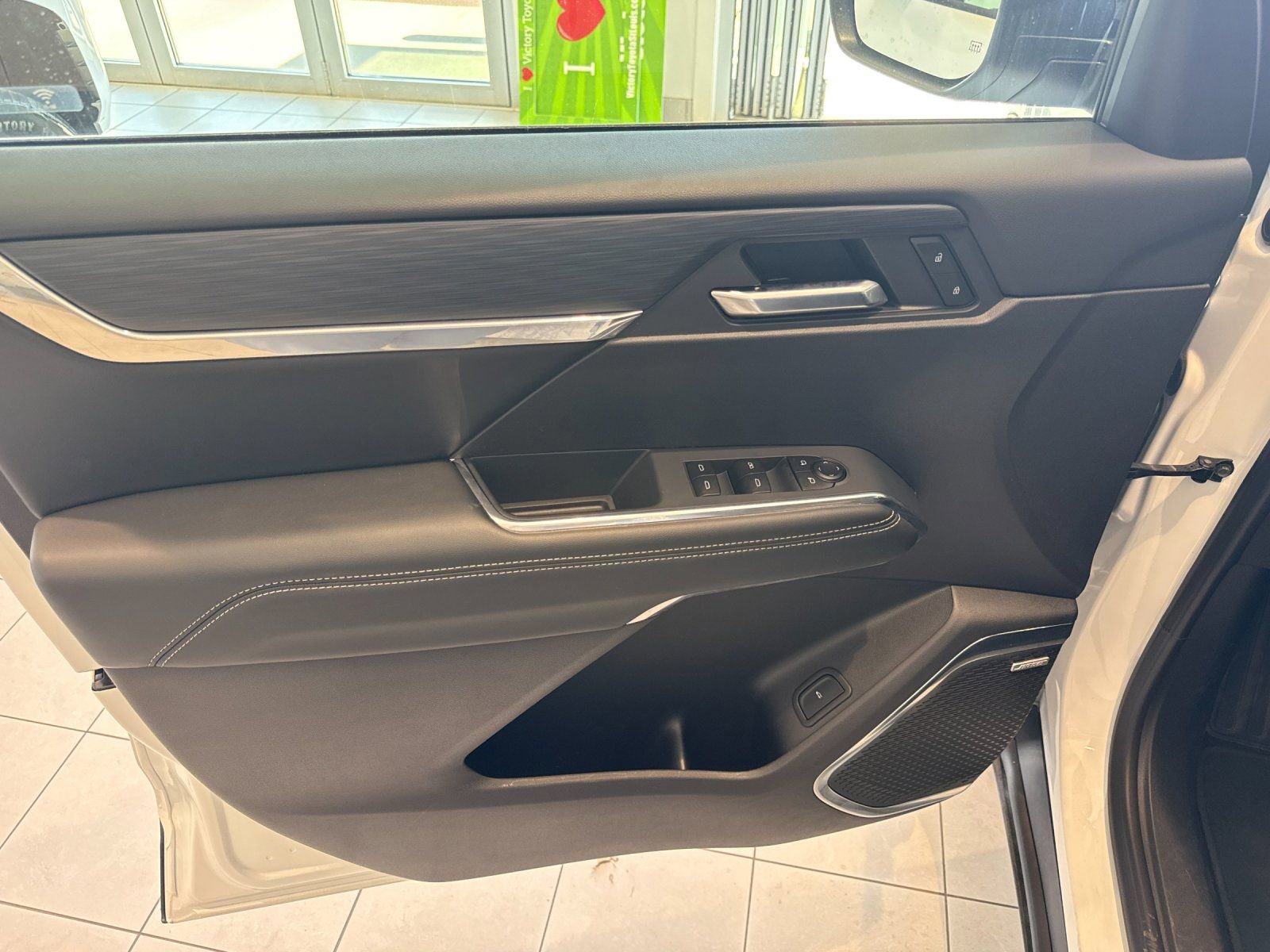 Used 2025 GMC Acadia Elevation AWD/4WD image 11