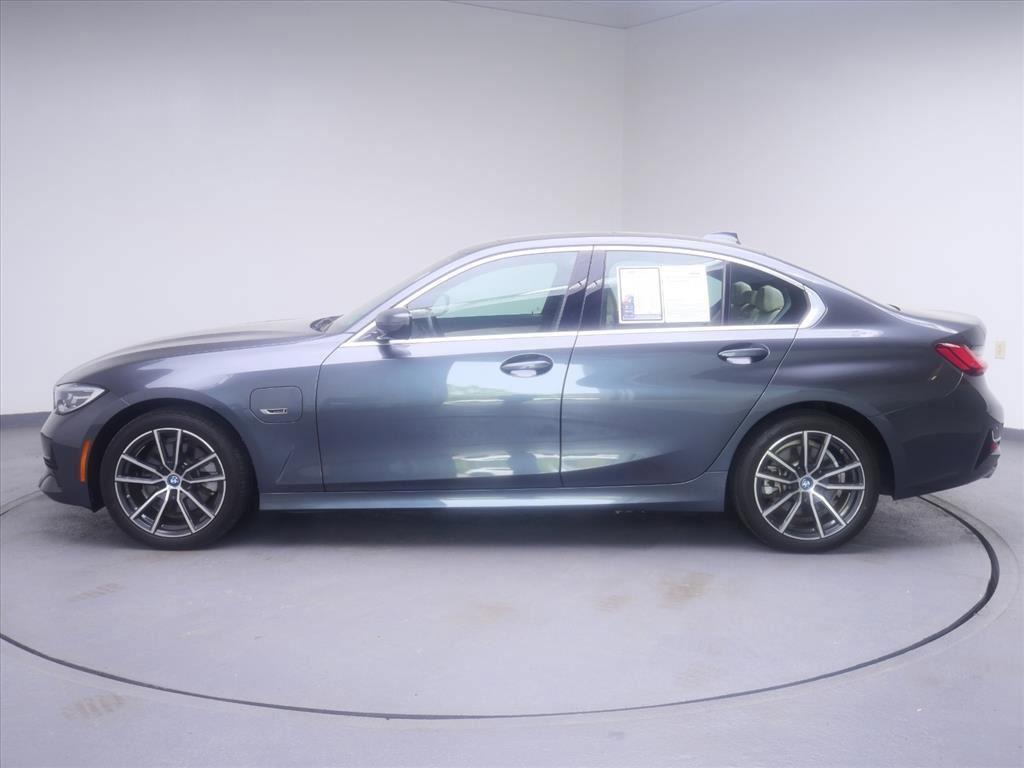 Used 2022 BMW 330e xDrive w/ Convenience Package AWD/4WD image 13
