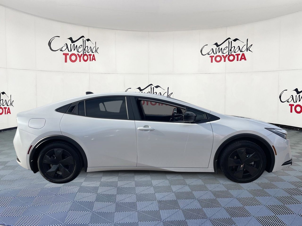 New 2026 Toyota Prius Plug-In Hybrid FWD image 9