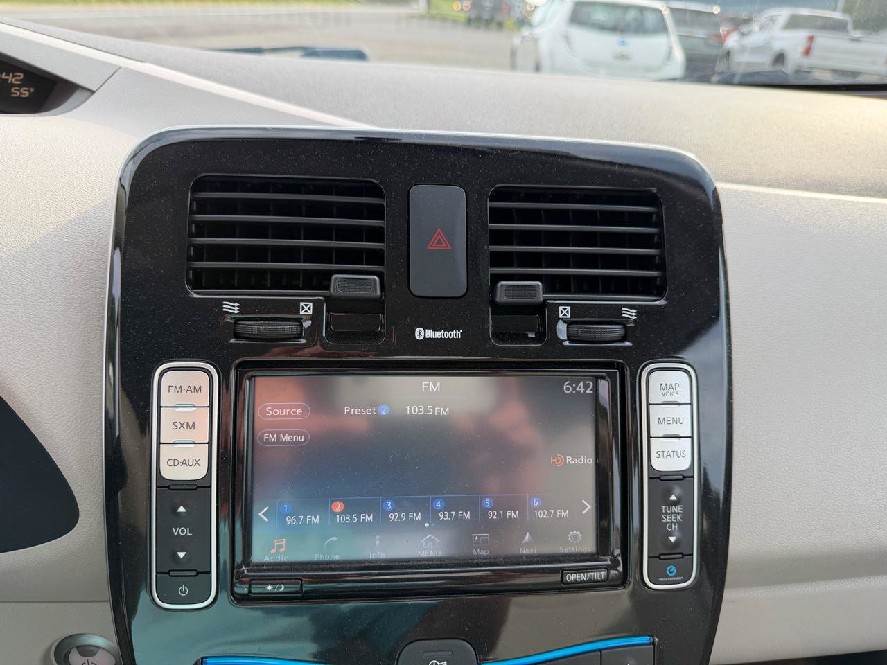 Used 2016 Nissan Leaf SV FWD image 15