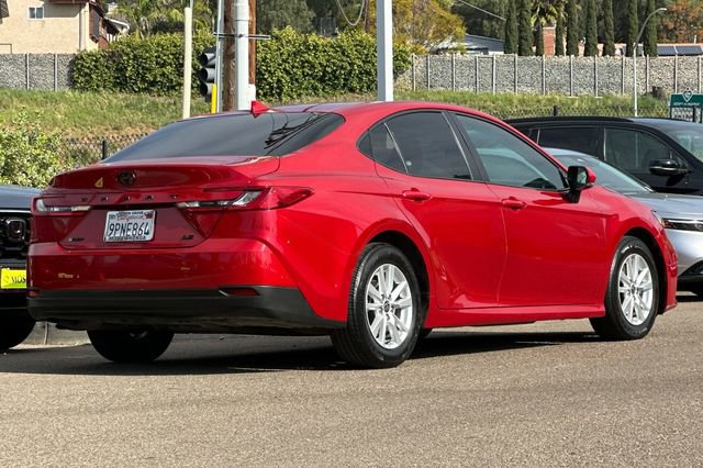 Used 2025 Toyota Camry LE w/ Convenience Package image 5