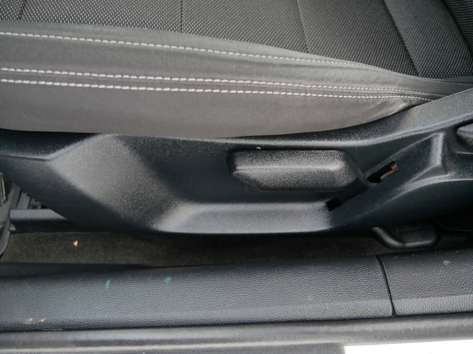 Used 2016 Ford Mustang Convertible image 17