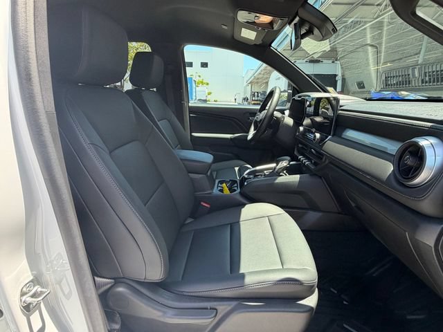 Used 2025 Chevrolet Colorado LT w/ LT Convenience Package RWD image 14