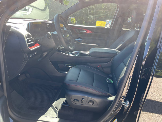 Used 2026 Chevrolet Traverse Z71 w/ LPO, Floor Liner Package AWD/4WD image 41