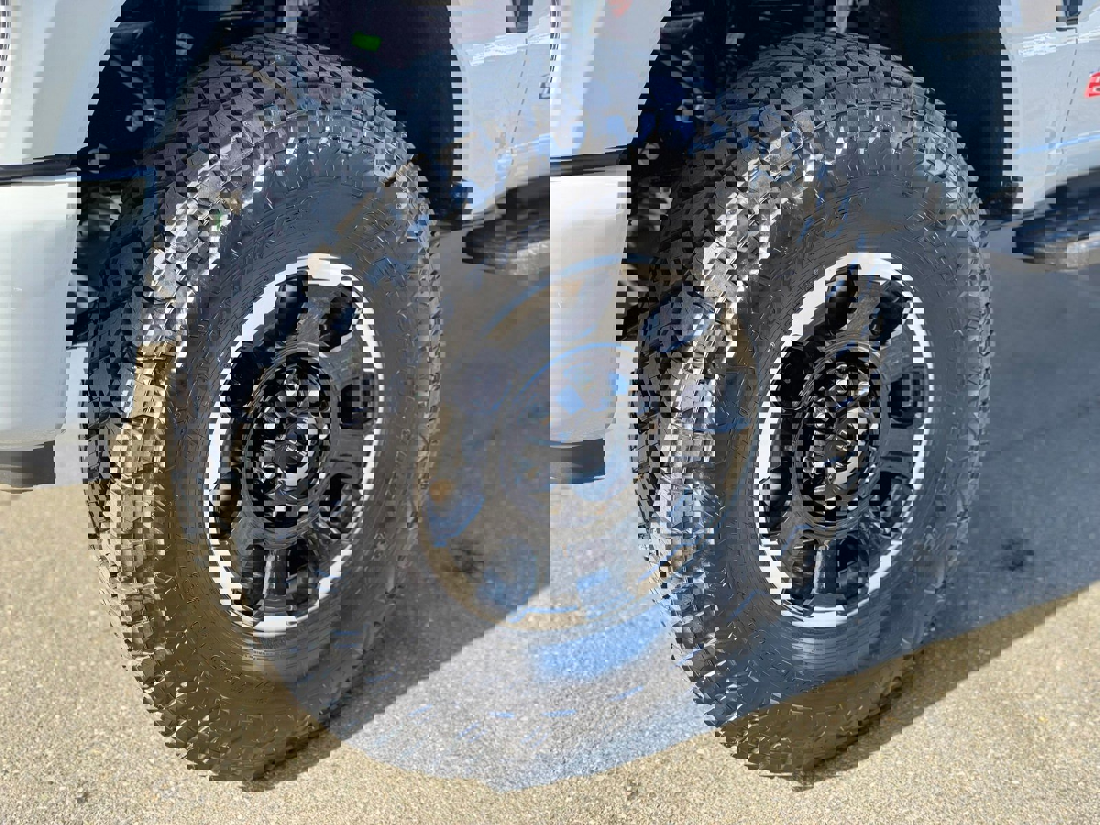 New 2025 Ford F250 XLT w/ Black Appearance Package image 39