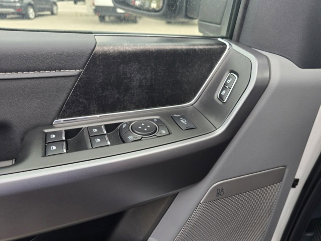 New 2025 Ford F250 XLT w/ Black Appearance Package image 15