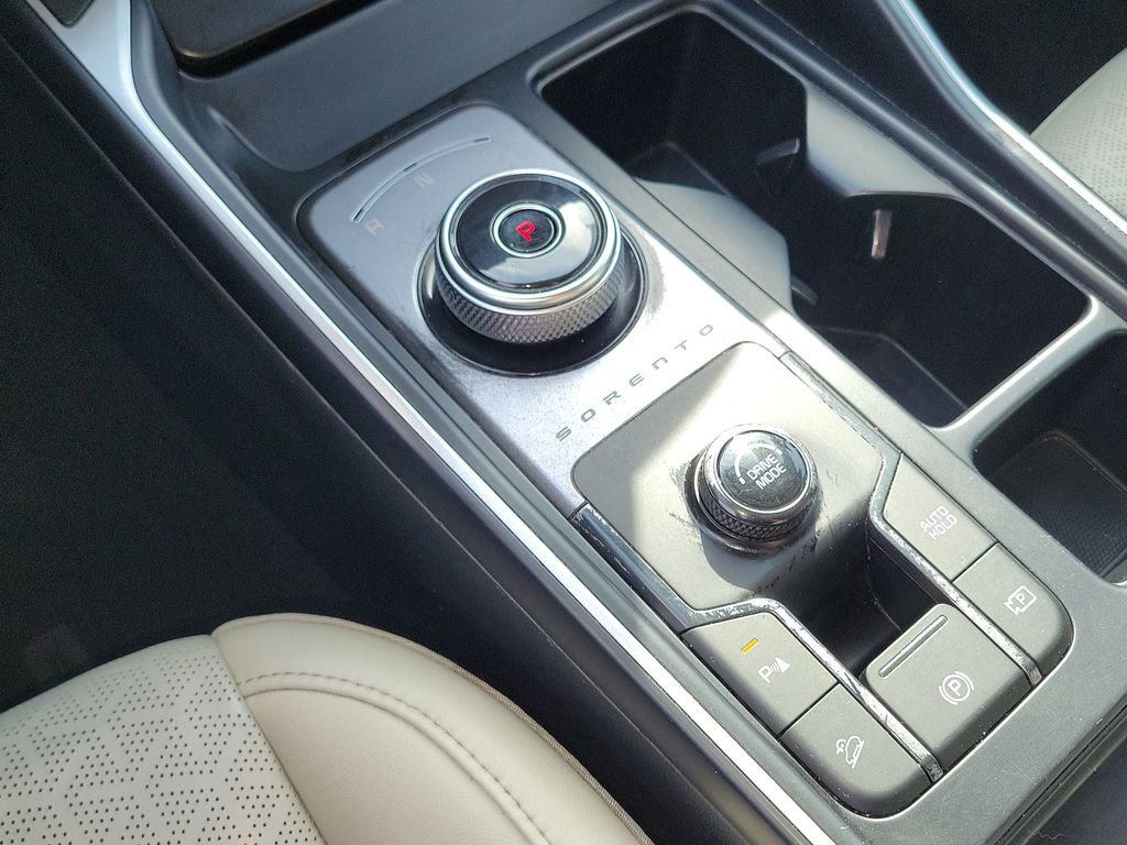 Used 2023 Kia Sorento EX w/ Panoramic Sunroof Package image 16