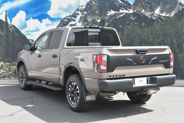 Used 2024 Nissan Titan PRO-4X w/ Pro-4x Convenience Package AWD/4WD image 9