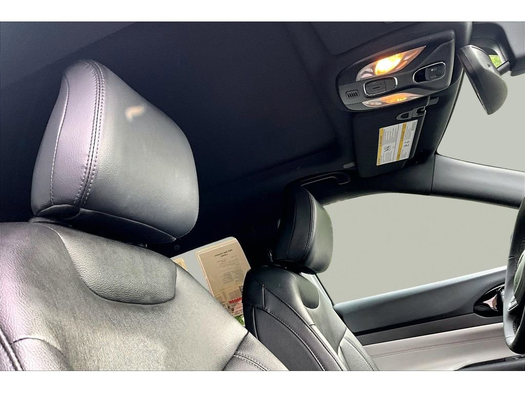 Certified 2025 Jeep Compass Limited w/ Sun & Sound Group AWD/4WD image 20