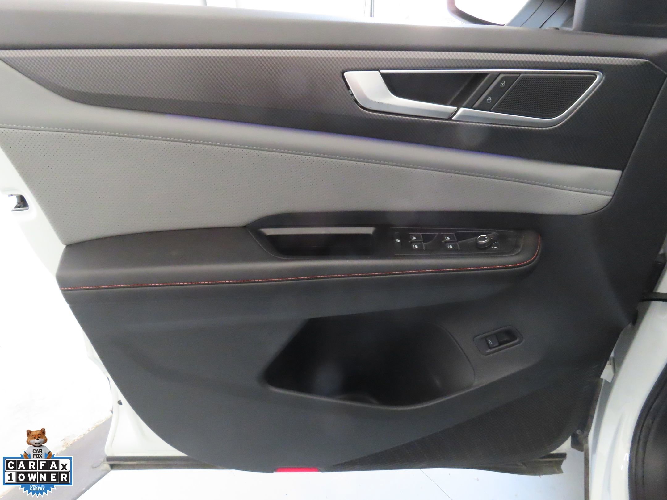 Used 2024 Volkswagen Atlas Peak Edition SE AWD/4WD image 9