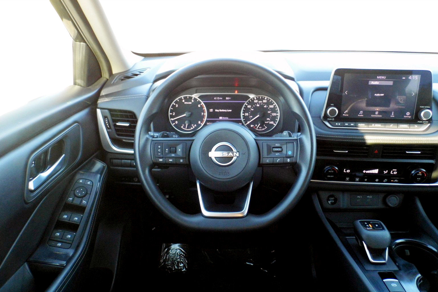 Used 2024 Nissan Rogue SV image 12