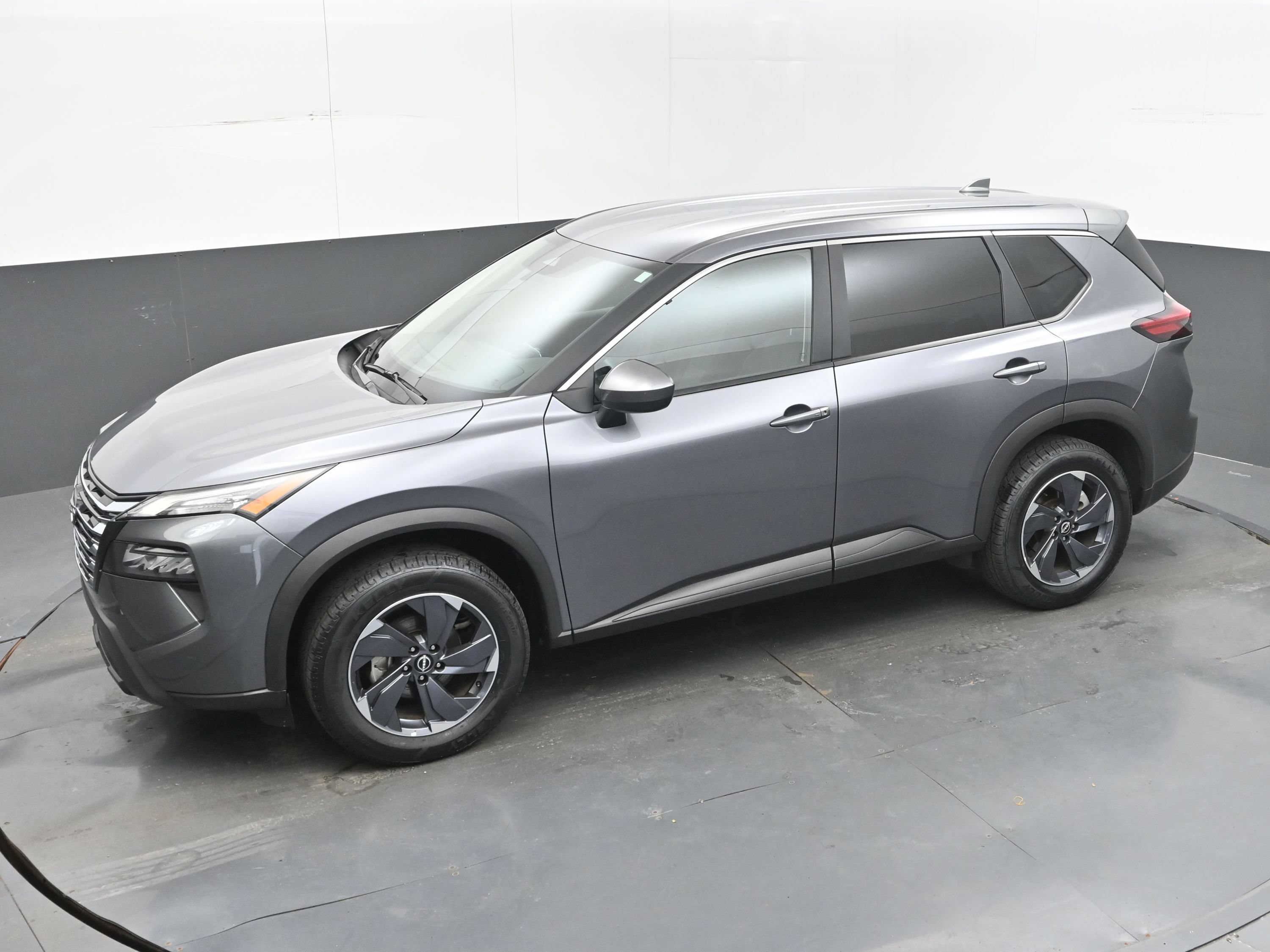Used 2025 Nissan Rogue SV FWD image 31