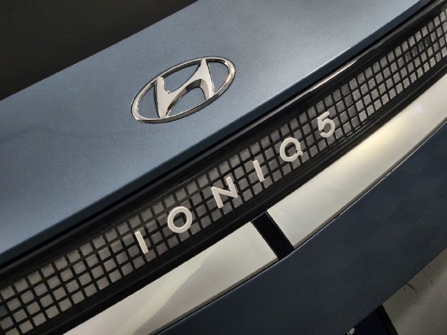 Certified 2024 Hyundai Ioniq 5 Limited AWD/4WD image 9