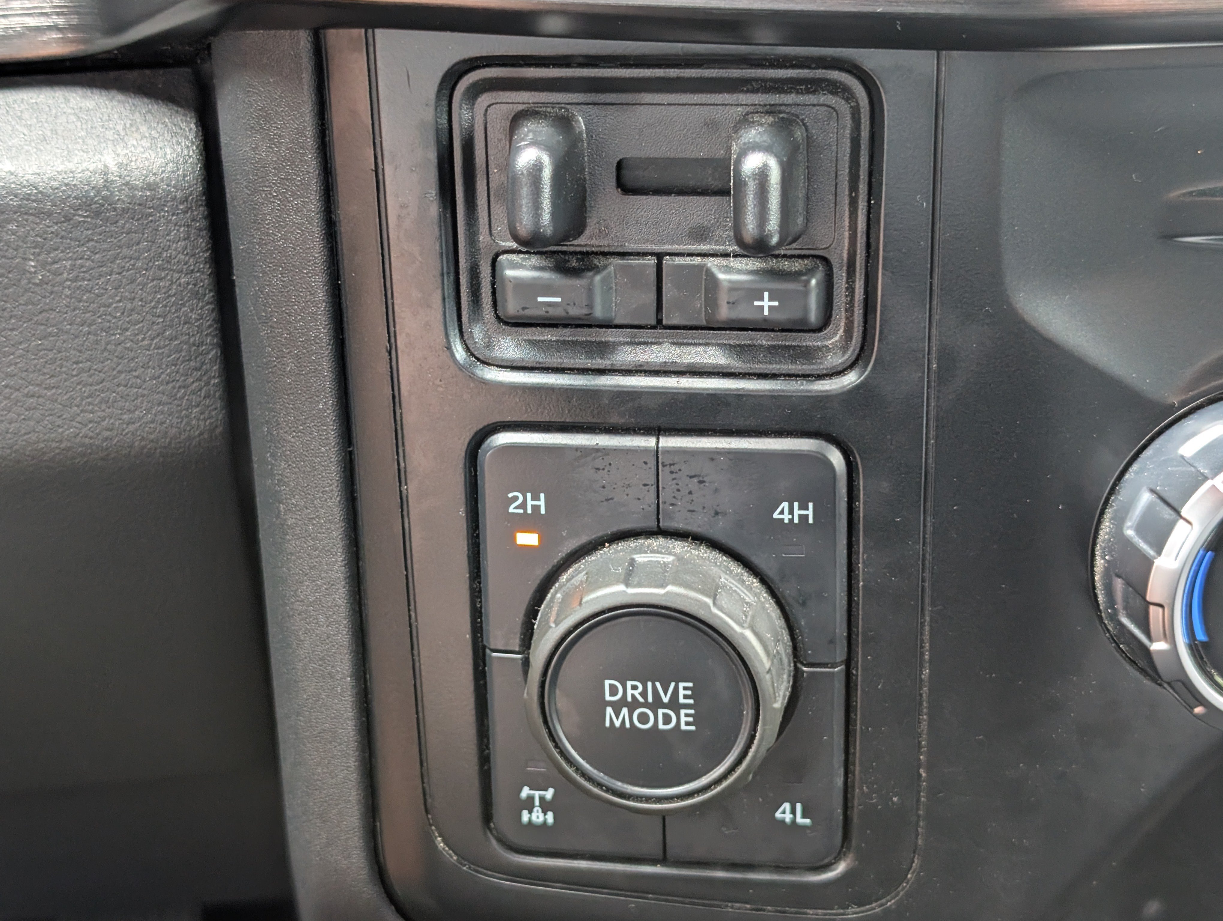 Certified 2023 Ford F350 Lariat AWD/4WD image 28