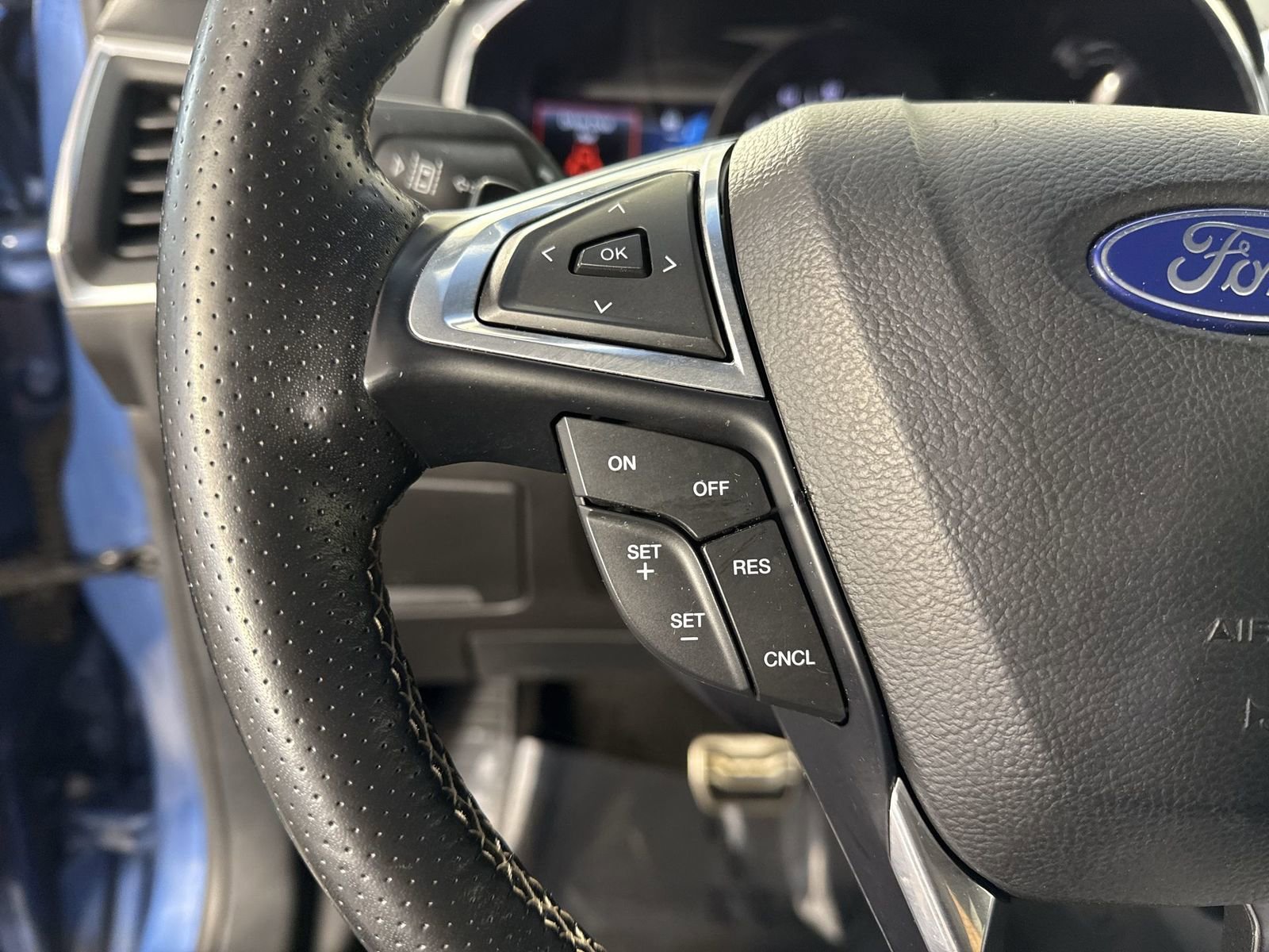 Used 2019 Ford Edge ST image 12