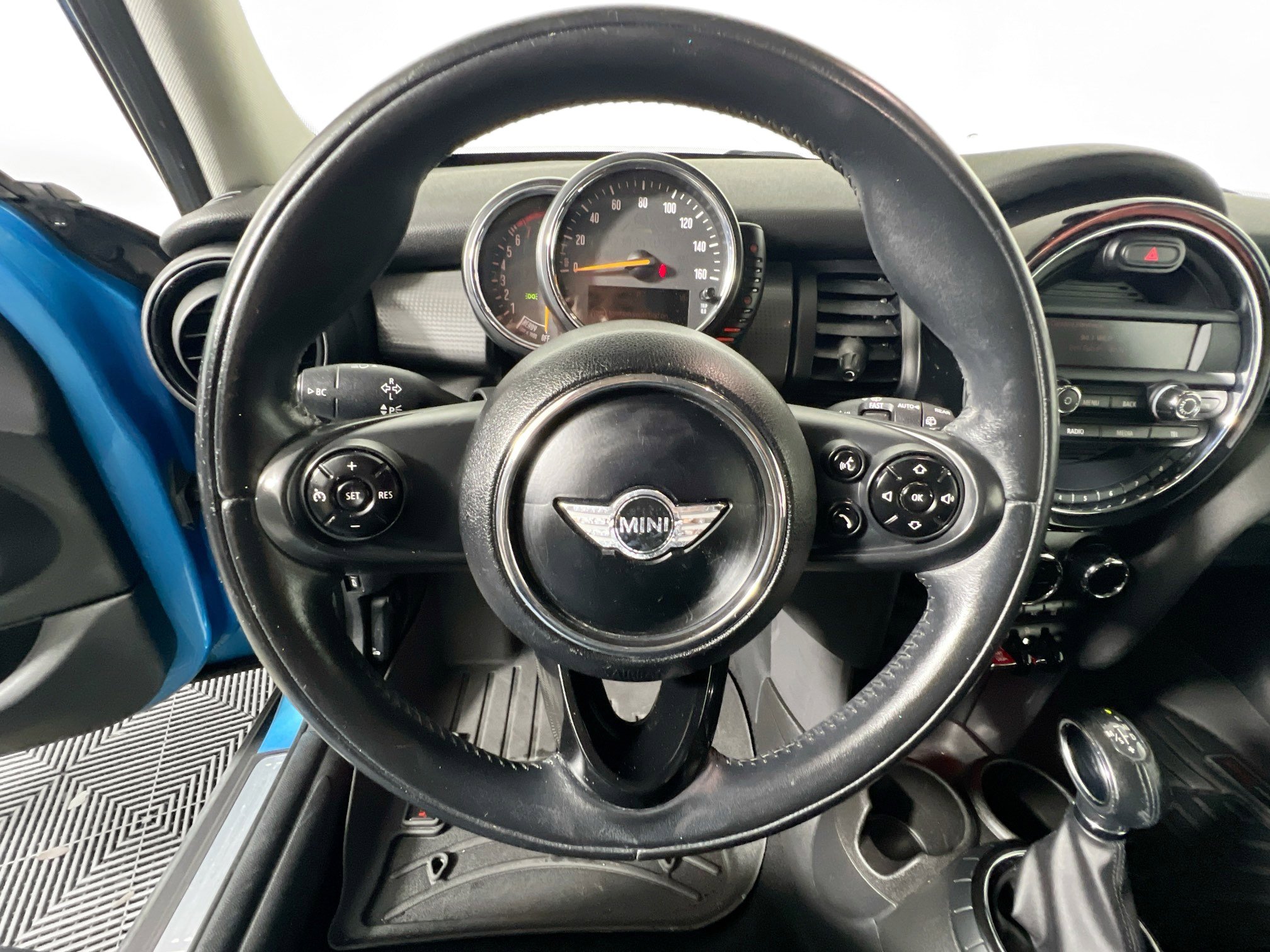 Used 2015 MINI Cooper 4-Door Hardtop FWD image 17