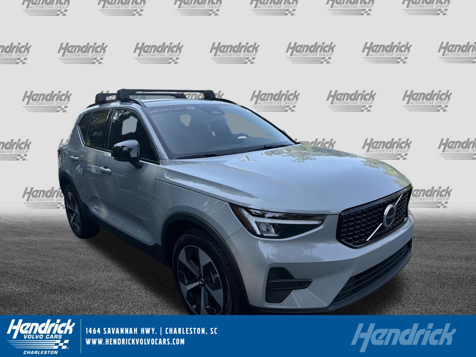 Certified 2026 Volvo XC40 B4 Core FWD image 1