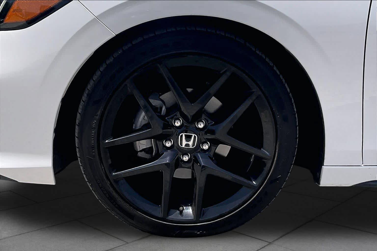 Used 2025 Honda Civic Sport image 11