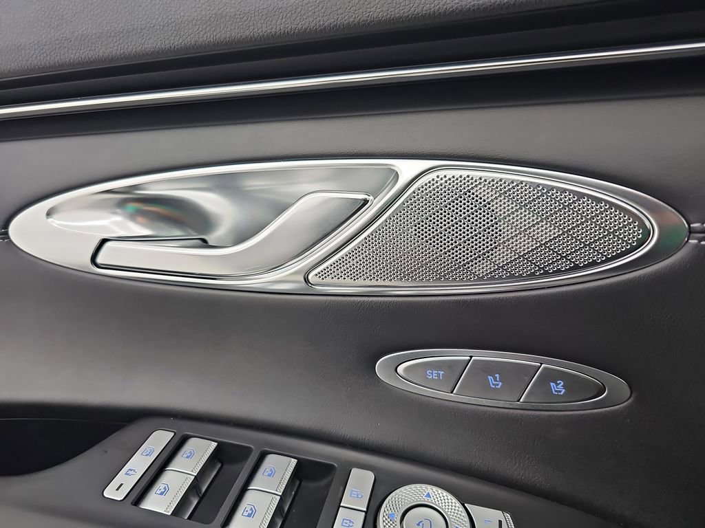 Used 2023 Genesis GV70 2.5T w/ Select Package image 44