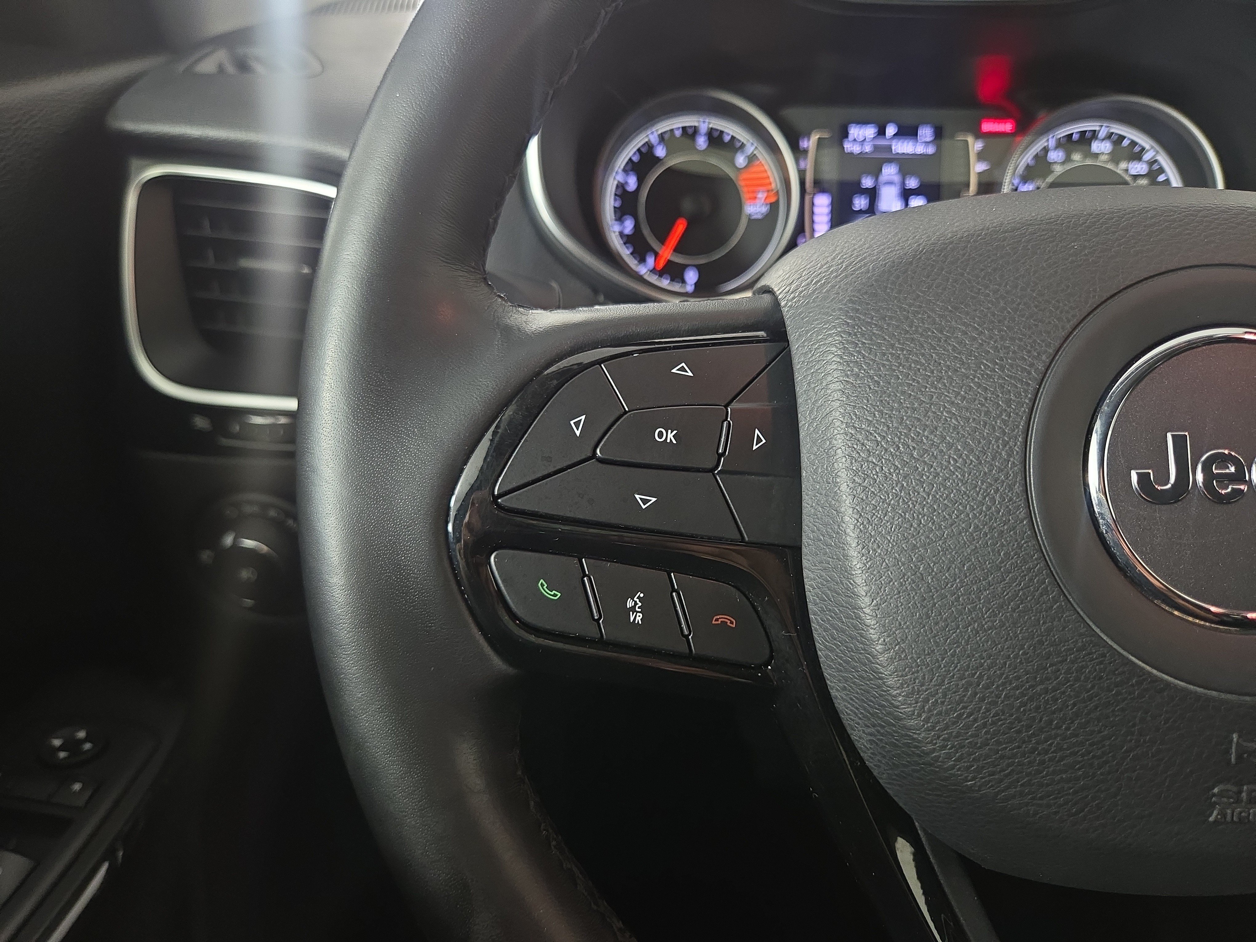 Used 2020 Jeep Cherokee Latitude Plus AWD/4WD image 16