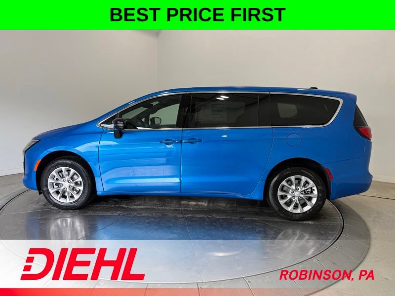 New 2027 Chrysler Pacifica Select AWD/4WD image 4
