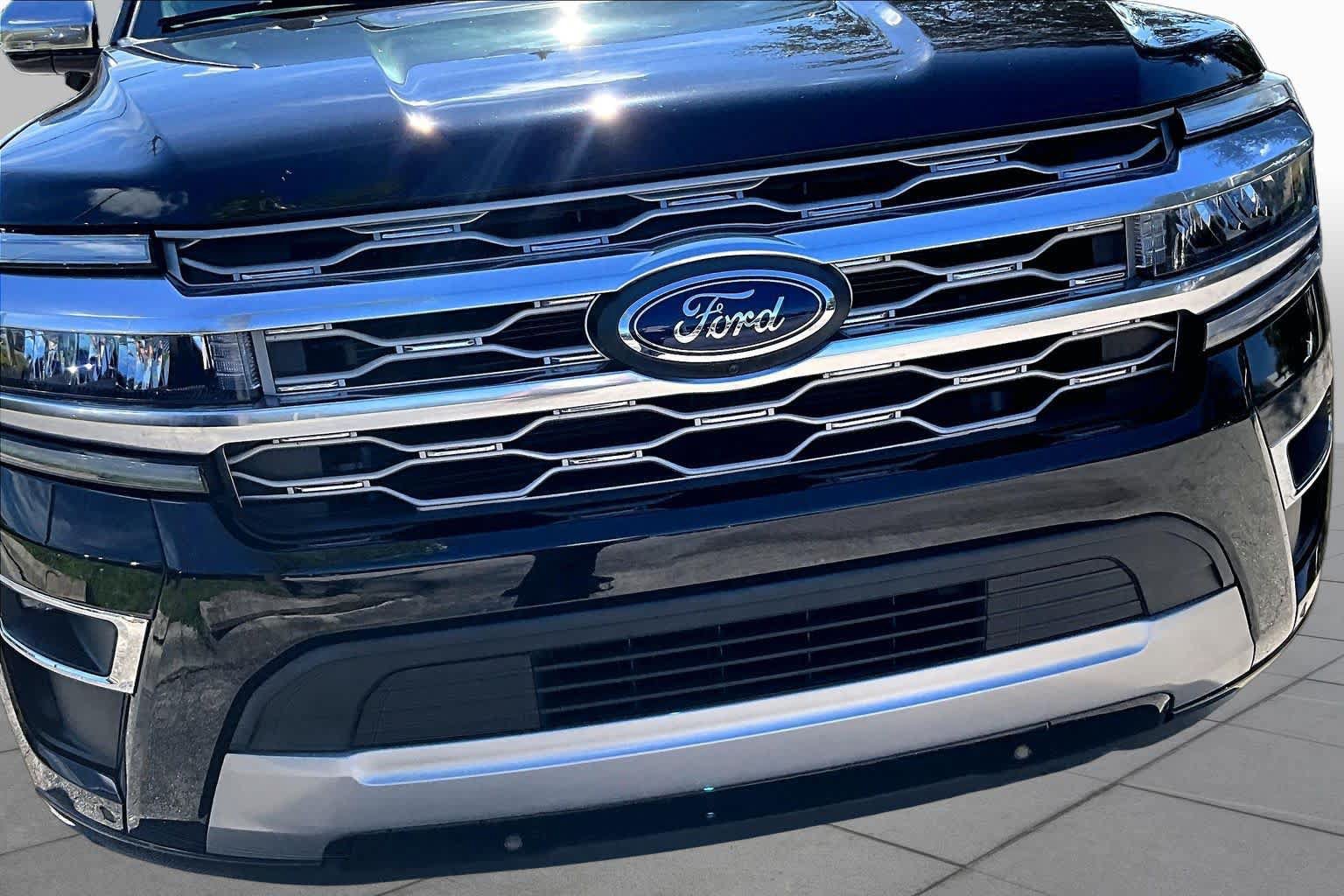 Used 2024 Ford Expedition Platinum RWD image 30
