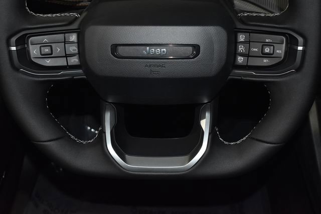New 2026 Jeep Cherokee Overland w/ Trailer Tow Group image 23