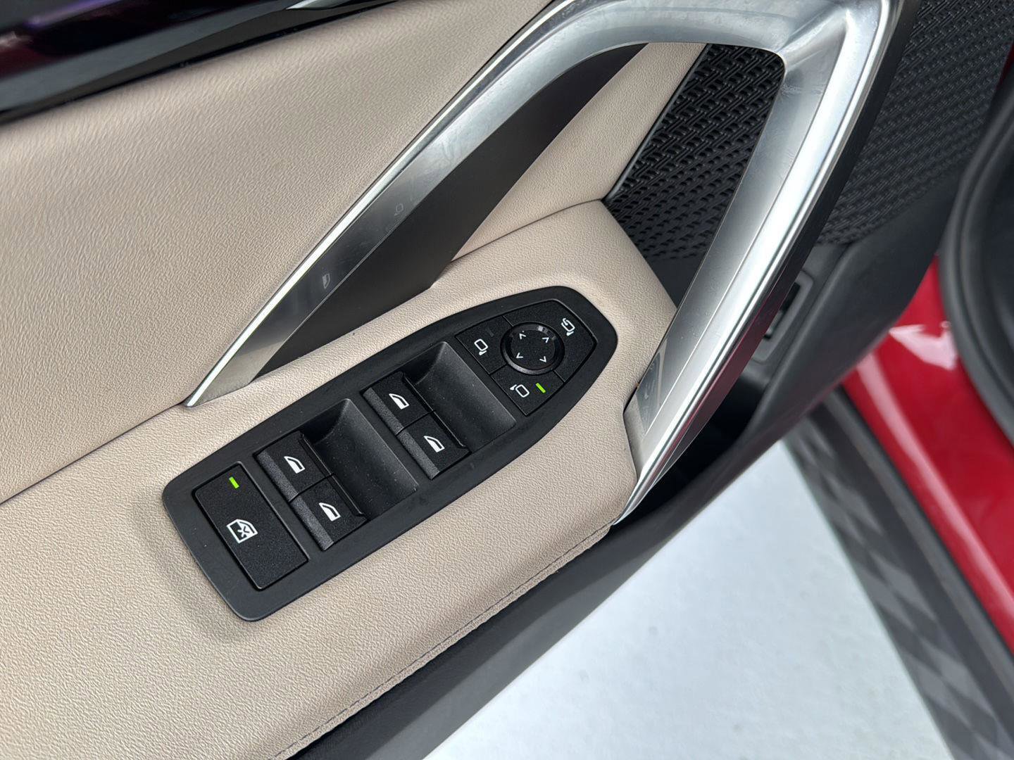 Used 2025 BMW X2 xDrive28i w/ Convenience Package image 27