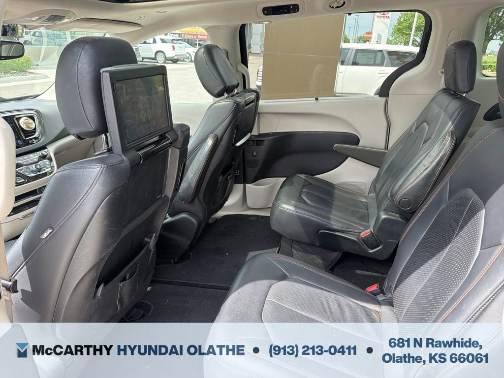 Used 2018 Chrysler Pacifica Touring-L Plus w/ Advanced Safetytec Group FWD image 4