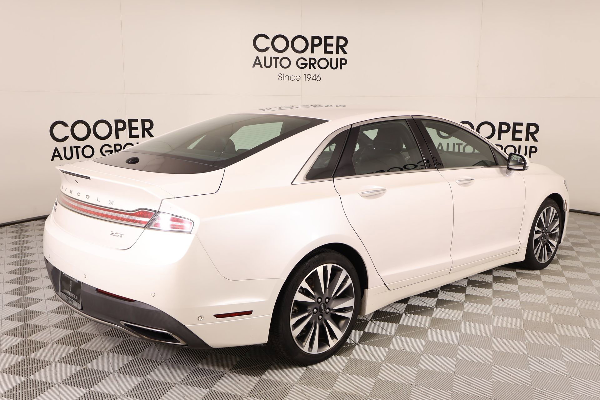 Used 2017 Lincoln MKZ Select w/ Technology Package image 19