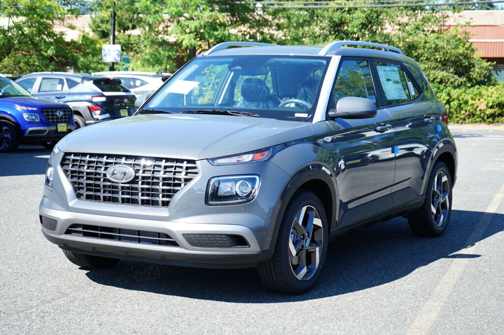 New 2025 Hyundai Venue SEL FWD image 1