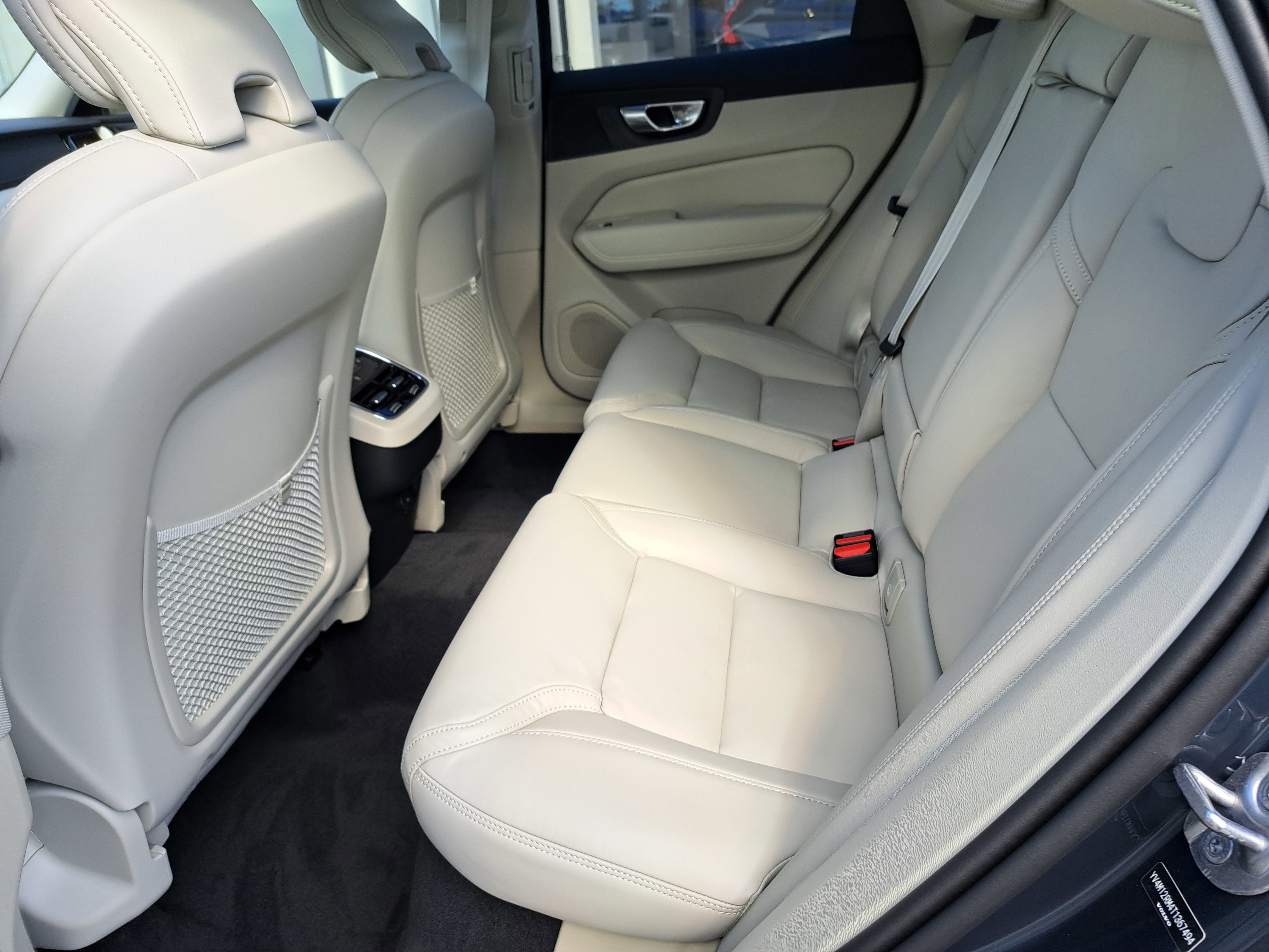New 2026 Volvo XC60 B5 Ultra w/ Protection Package Premier image 7