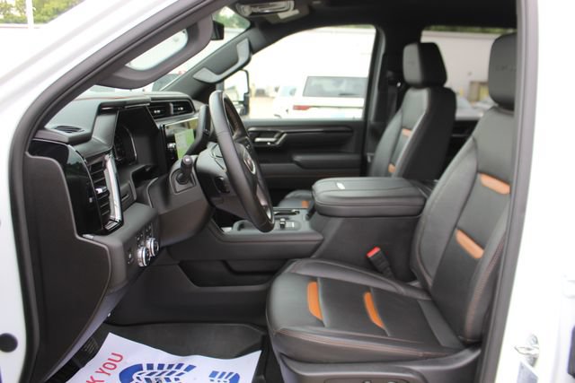 Used 2025 GMC Sierra 2500 AT4 AWD/4WD image 14
