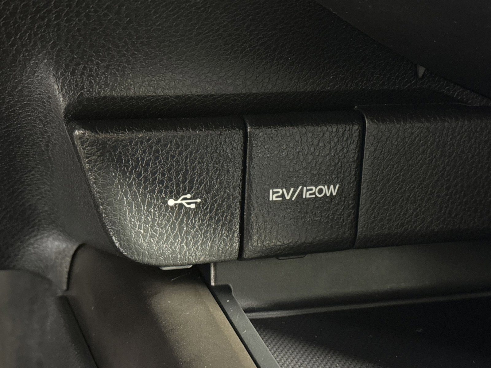 Used 2022 Toyota Camry LE image 34