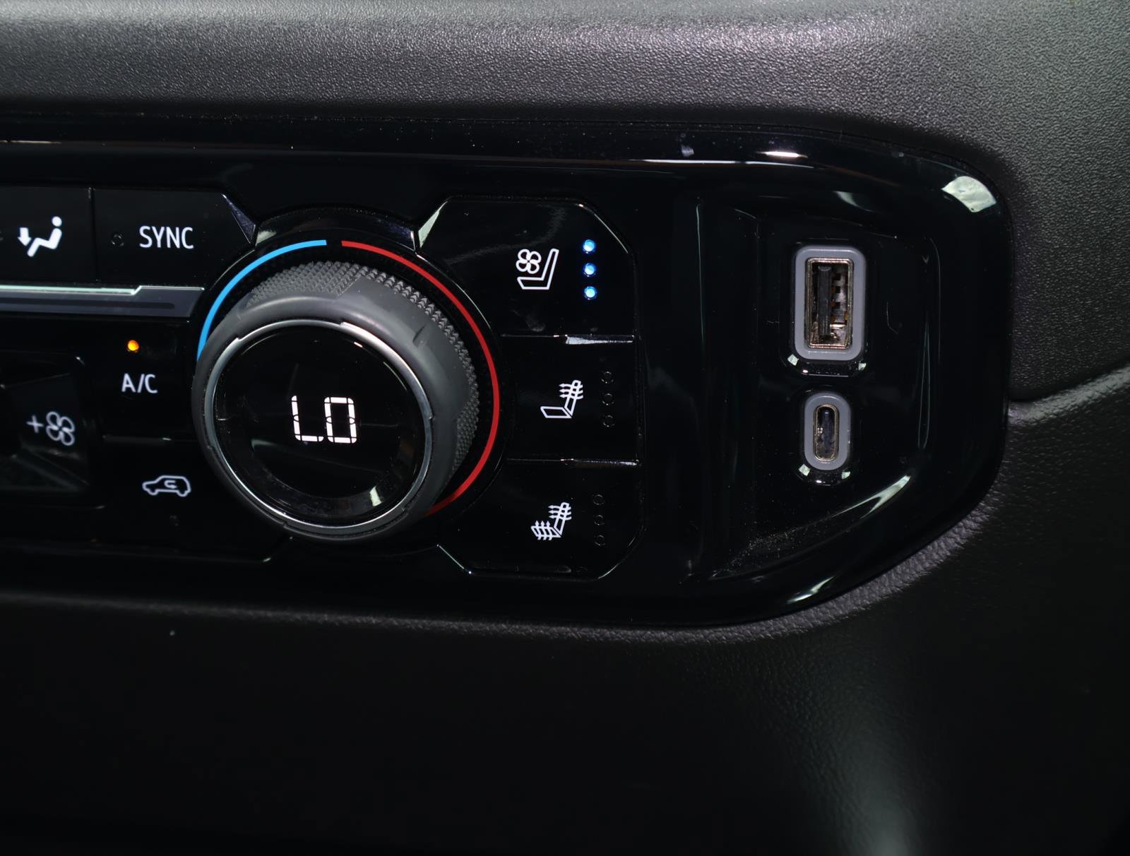 Used 2025 Chevrolet Silverado 3500 LTZ w/ LTZ Texas Edition image 30