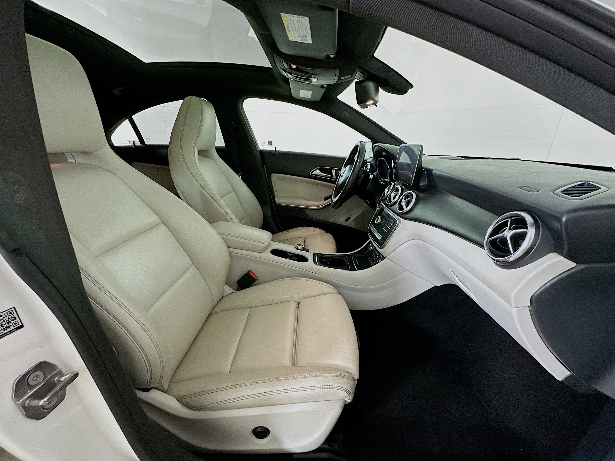 Used 2018 Mercedes-Benz CLA 250 image 32