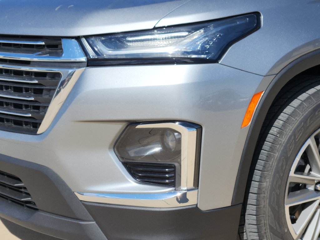 Used 2023 Chevrolet Traverse LT FWD image 9