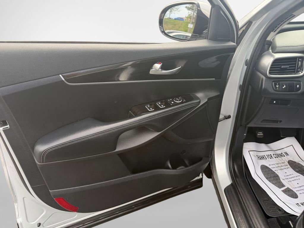 Used 2019 Kia Sorento LX image 14