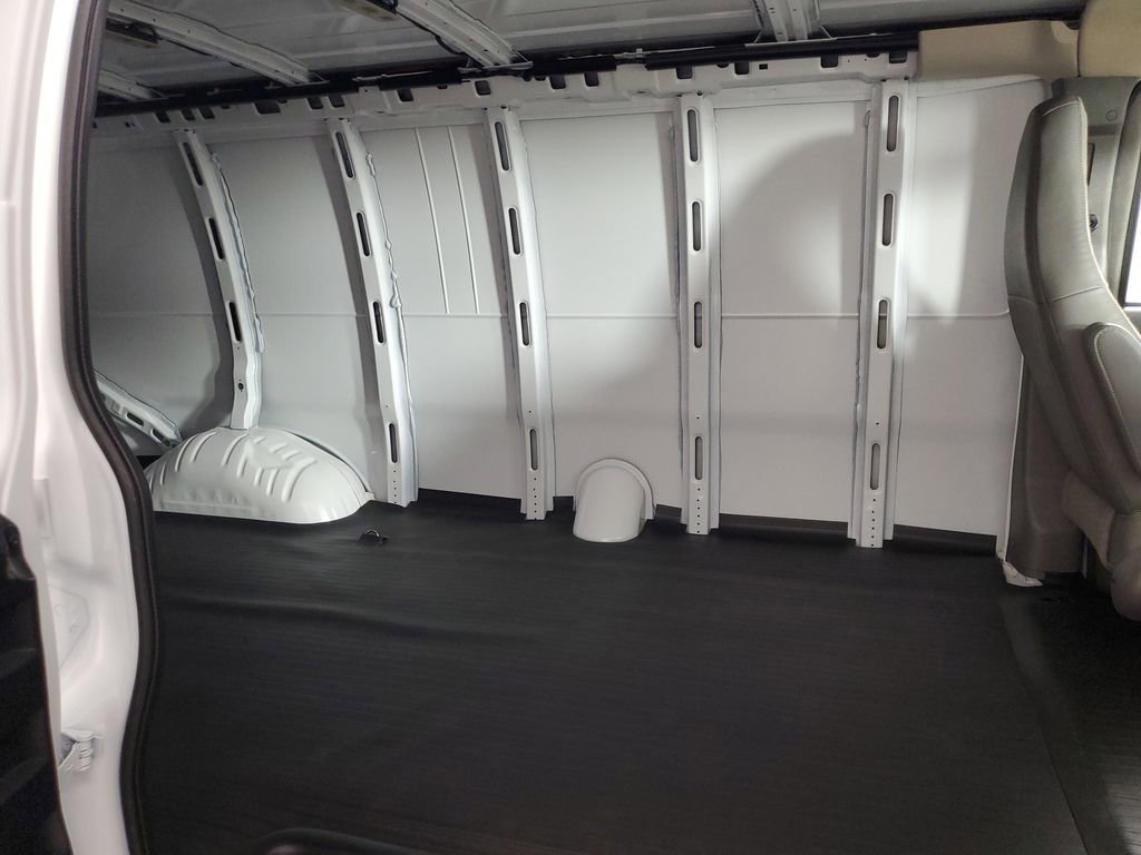 New 2026 Chevrolet Express 3500 Extended RWD image 11