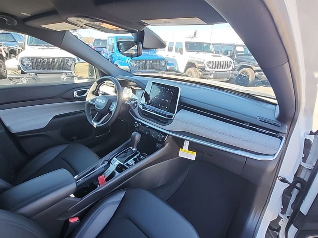 New 2026 Jeep Compass Latitude image 22