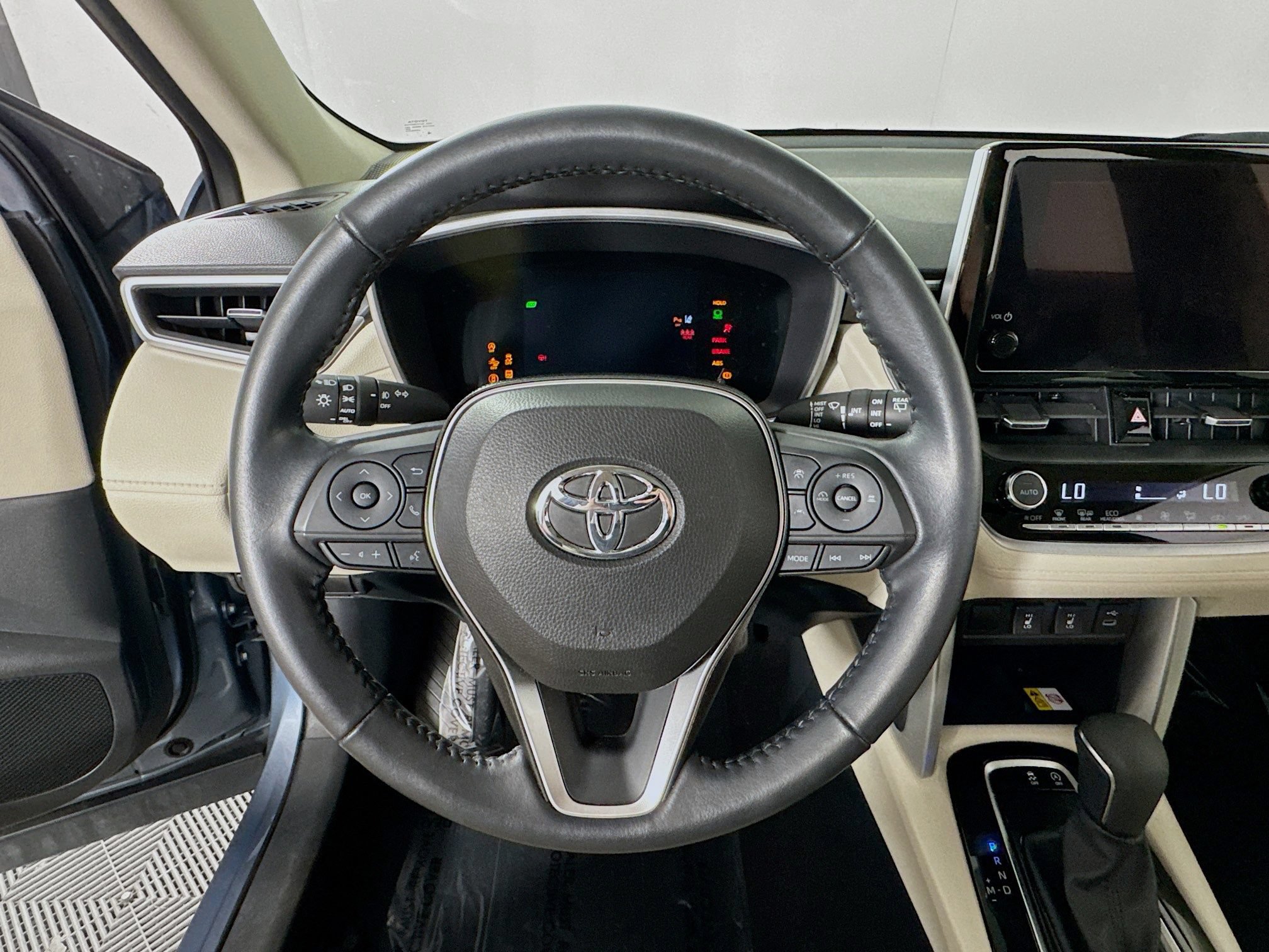 Certified 2023 Toyota Corolla Cross XLE w/ Convenience Package AWD/4WD image 13