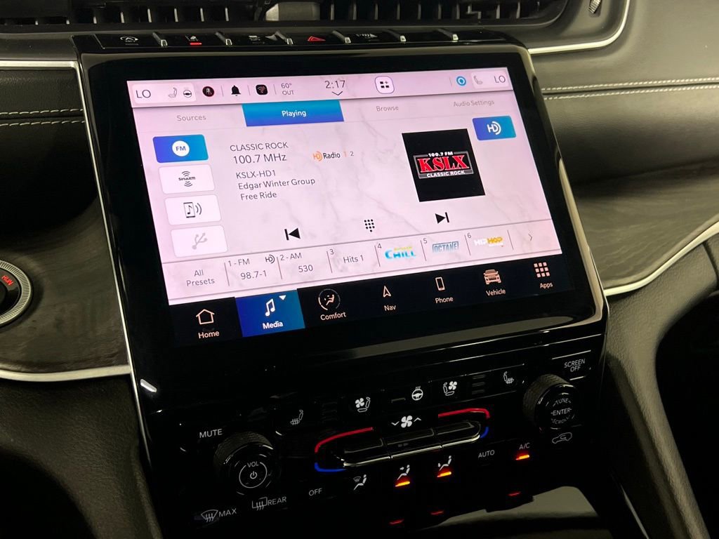 Used 2023 Jeep Grand Cherokee Limited w/ Luxury Tech Group II image 19