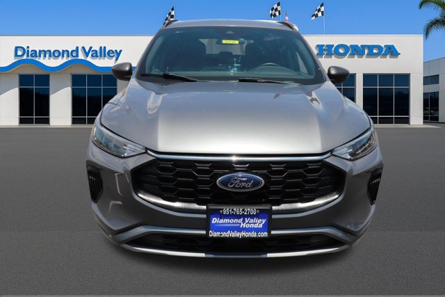 Used 2023 Ford Escape ST-Line FWD image 2