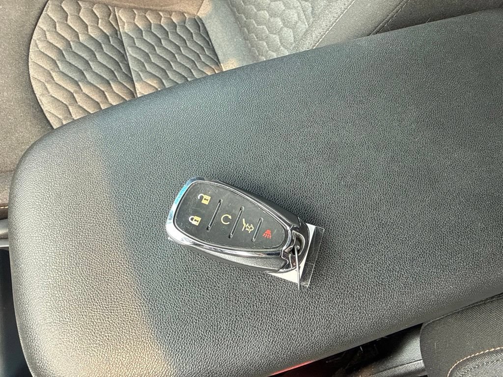 Used 2021 Chevrolet Equinox LT AWD/4WD image 32