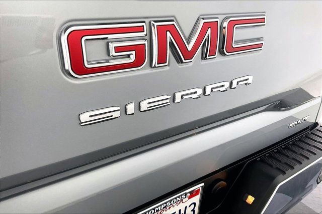 Used 2023 GMC Sierra 1500 SLT w/ SLT Premium Package AWD/4WD image 30