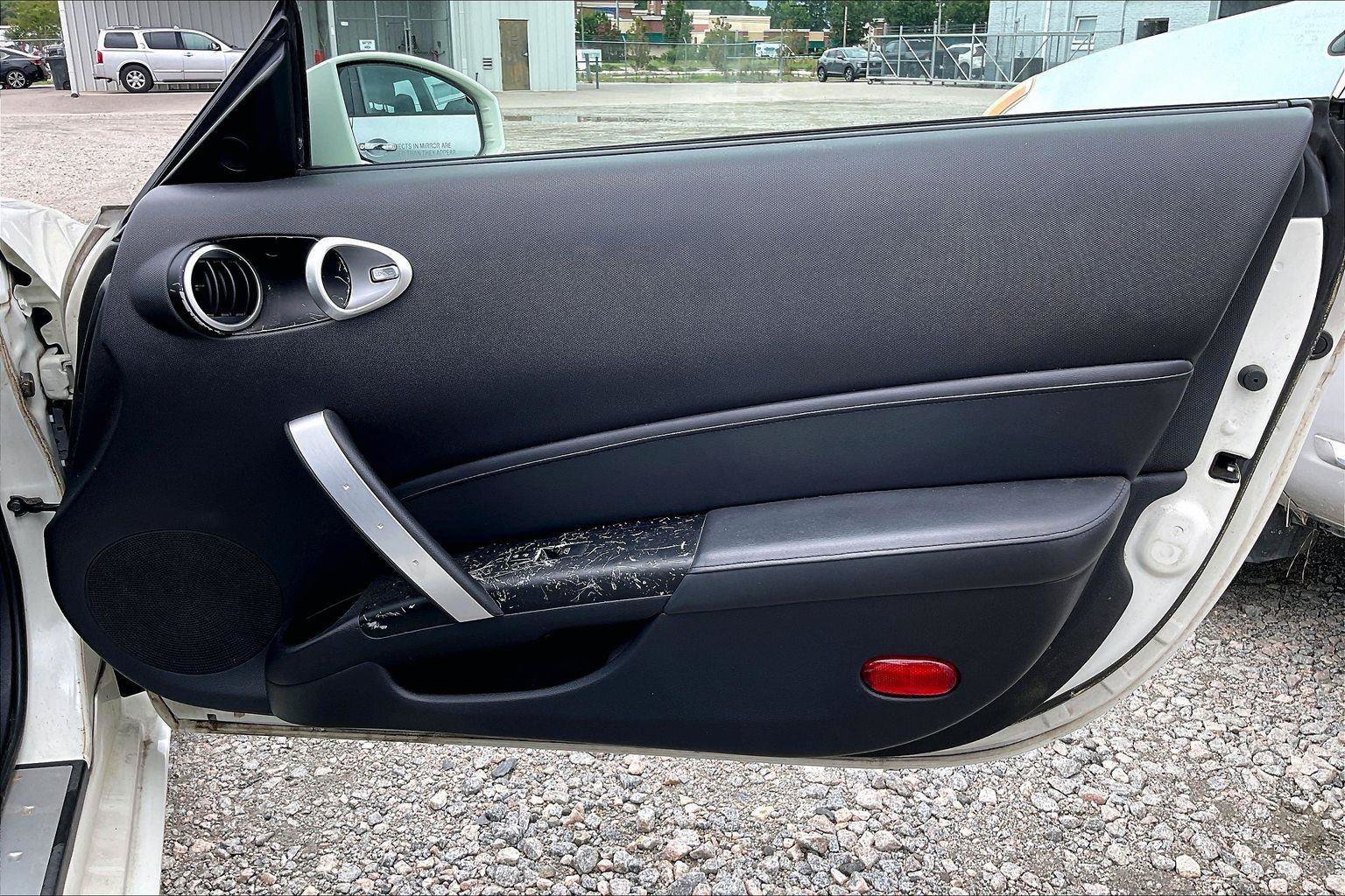 Used 2008 Nissan 350Z Coupe w/ Cargo Convenience Pkg RWD image 7