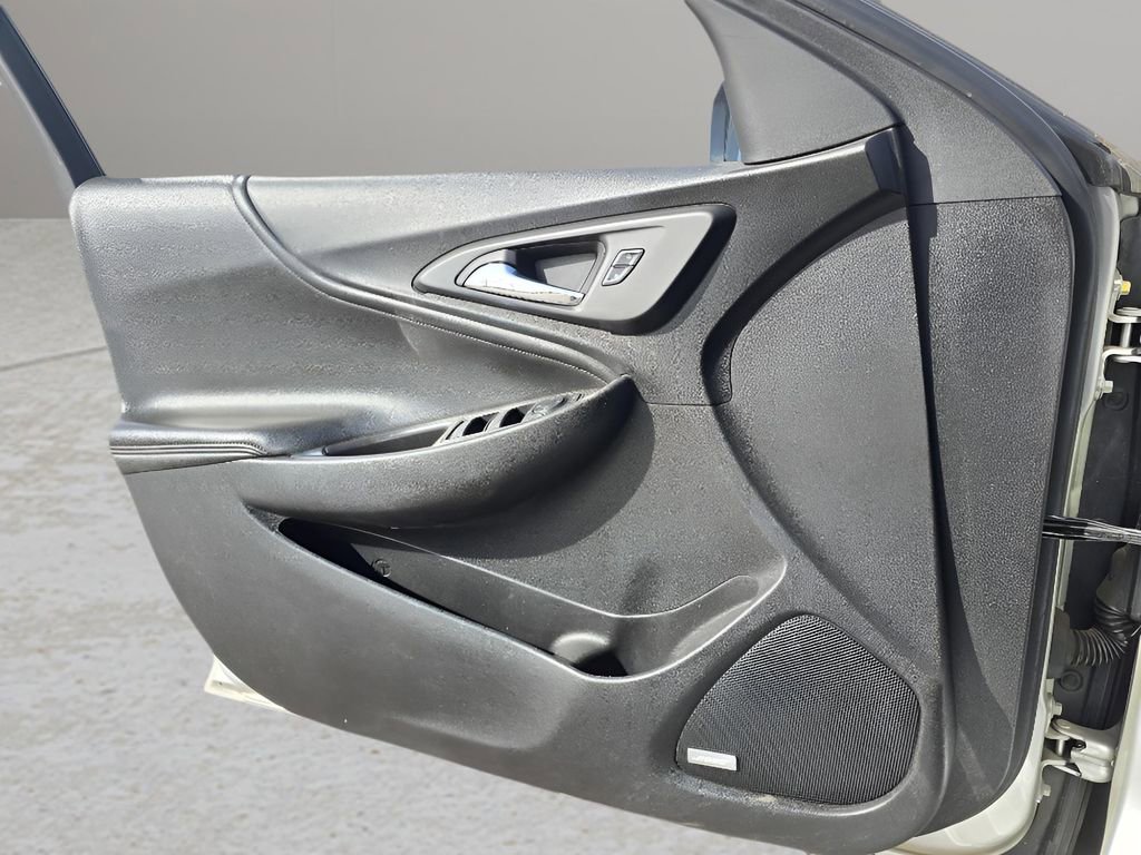 Used 2017 Chevrolet Malibu LT w/ Leather Package image 15