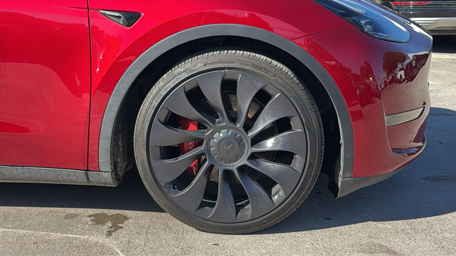 Used 2024 Tesla Model Y Performance image 30