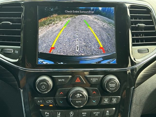 Used 2021 Jeep Grand Cherokee Laredo X AWD/4WD image 35