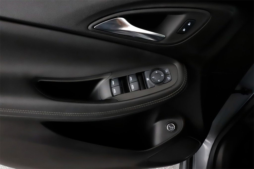 Used 2023 Buick Encore GX Select w/ Sport Touring Package image 18